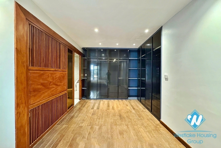 Garden 4 bedrooms house for rent in Tay Ho, Ha Noi
